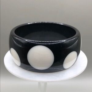 Vintage retro resin polka dot bangle bracelet black white layer stack.